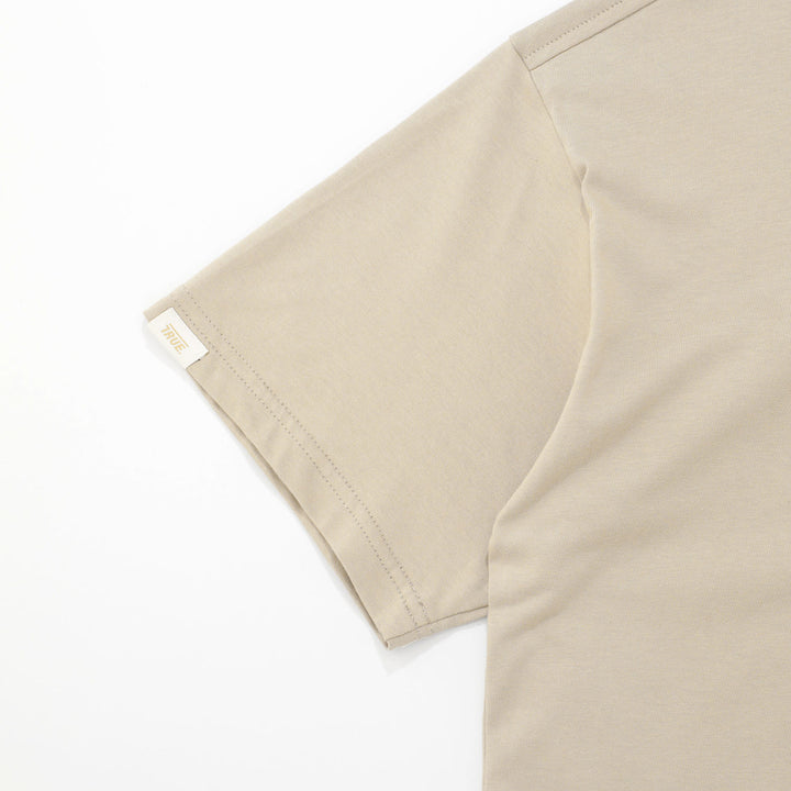 Playera Box Fit Classy Logo - Camel