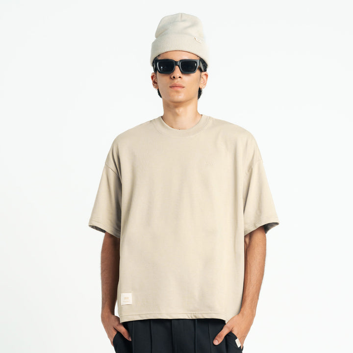 Playera Box Fit Classy Logo - Camel