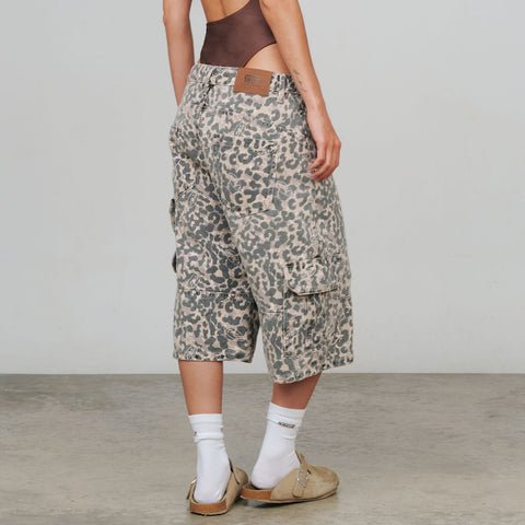 Intuition Leopard Cargo Jorts - Camel
