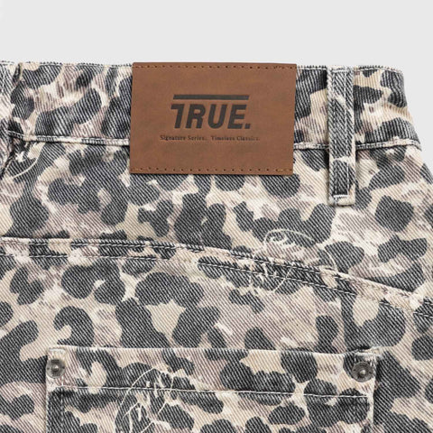 Intuition Leopard Cargo Jorts - Camel