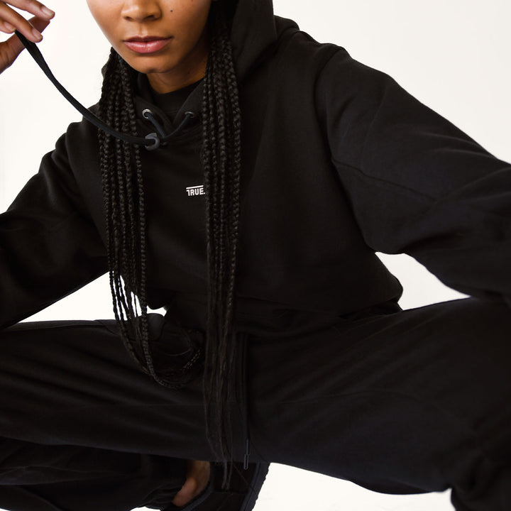 Sudadera negra con capucha