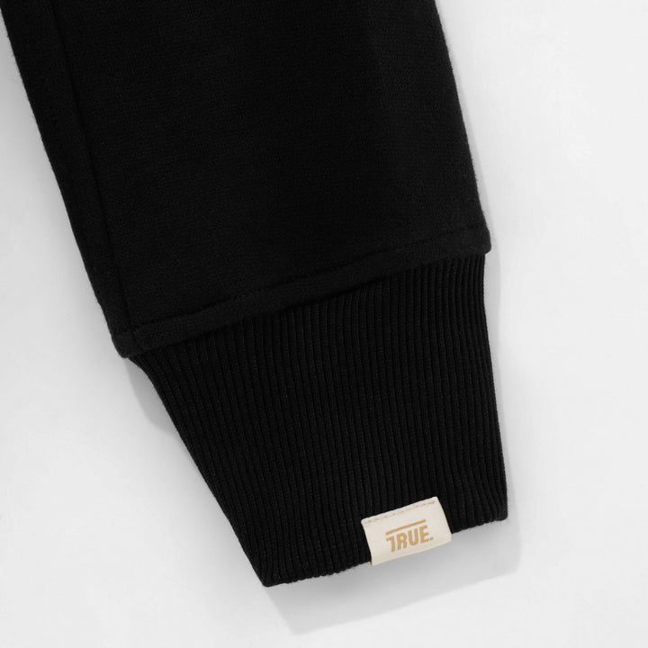 Sudadera negra con capucha